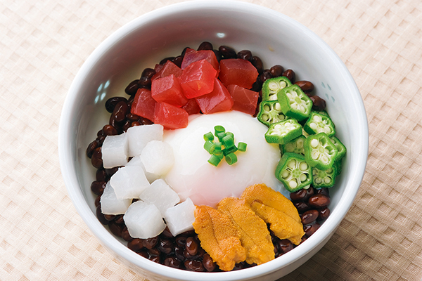 海鮮たっぷり！ばくだん黒豆納豆丼